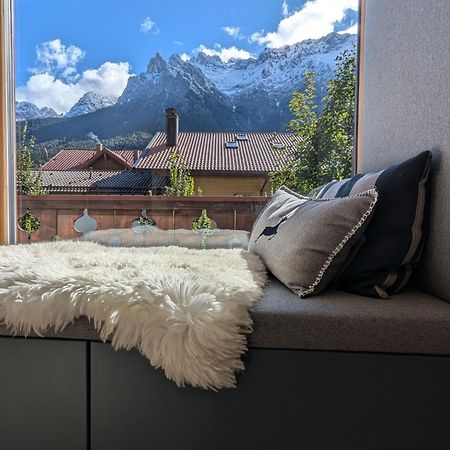 Die Karwendelsuite - 5 Sterne Fewo Mit Bestem Bergblick, Zentrumsnah & Ruhig Gelegen, Familienfreundlich Mittenwald Eksteriør billede