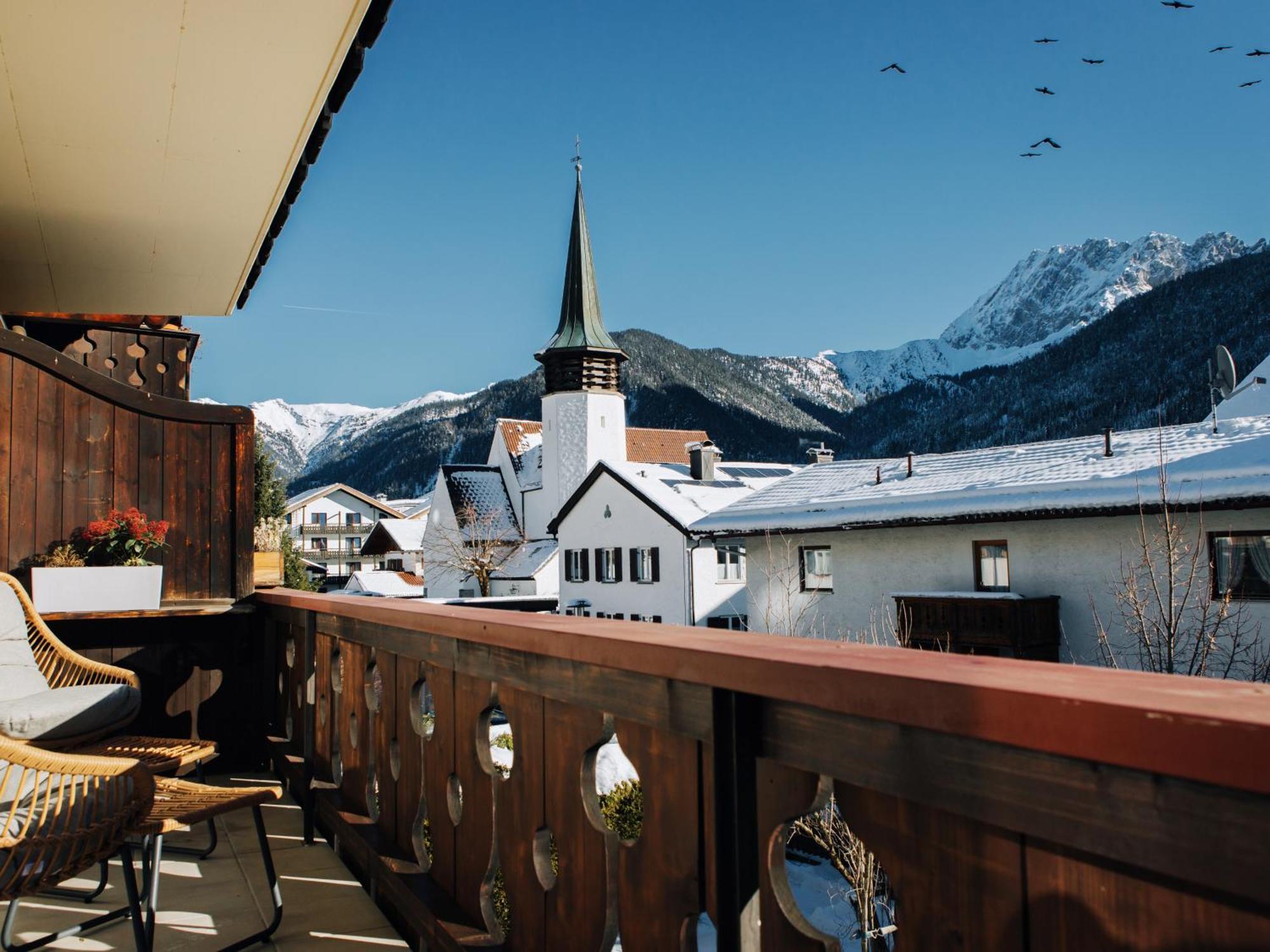 Die Karwendelsuite - 5 Sterne Fewo Mit Bestem Bergblick, Zentrumsnah & Ruhig Gelegen, Familienfreundlich Mittenwald Eksteriør billede